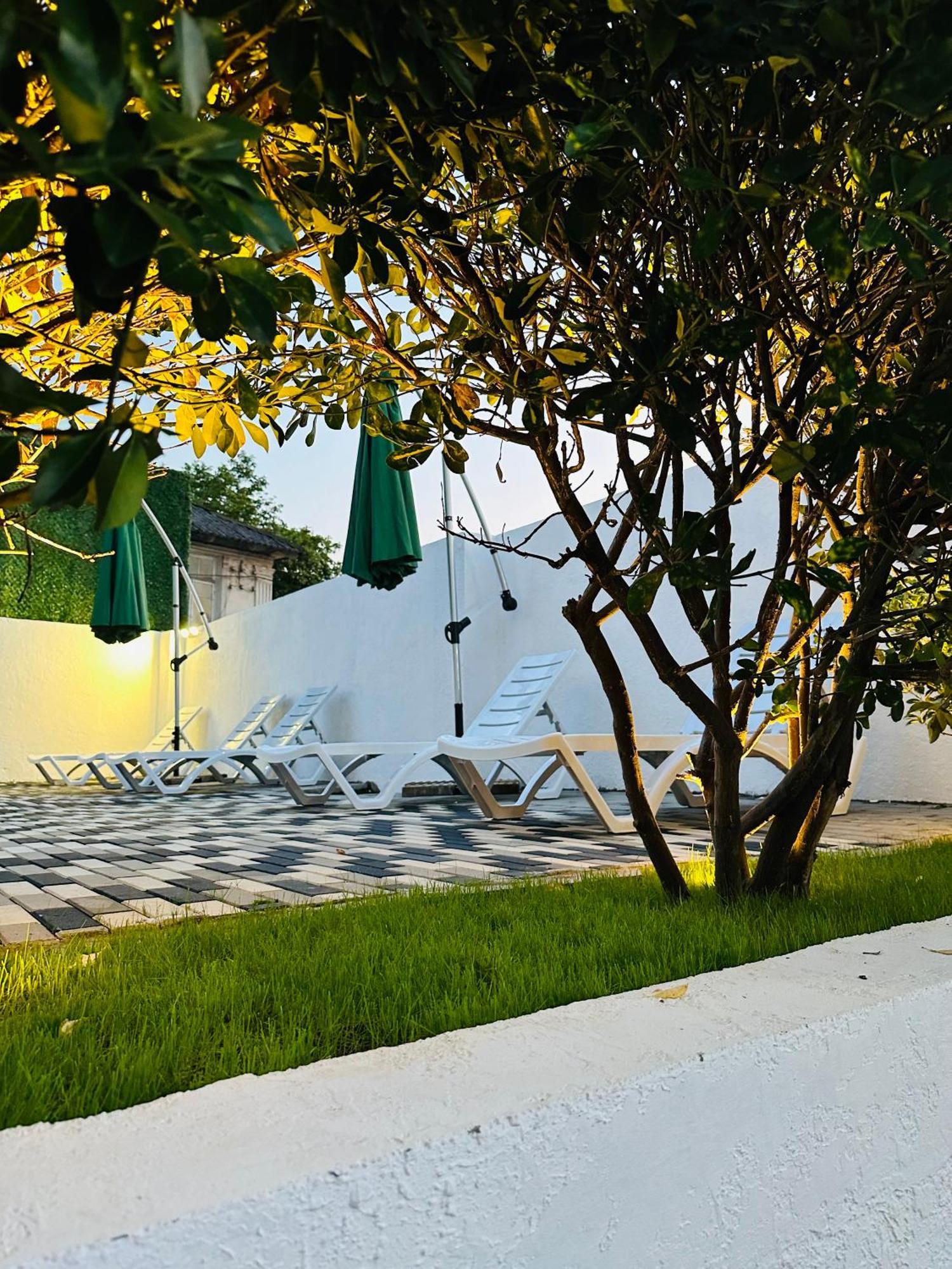 Villa Gardens 科布列季 外观 照片